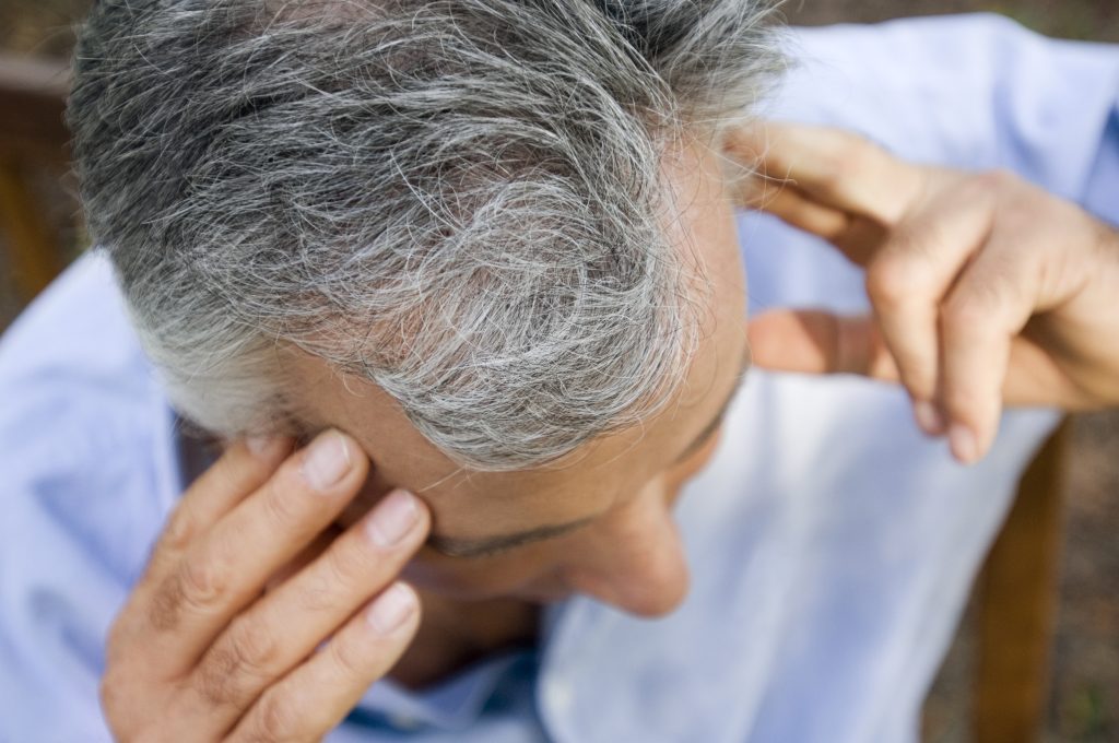 Dolor de cabeza previo a un ACV