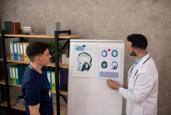 ¿Qué es peor ACV isquémico o hemorrágico? 9 Qué es peor ACV isquémico o hemorrágico